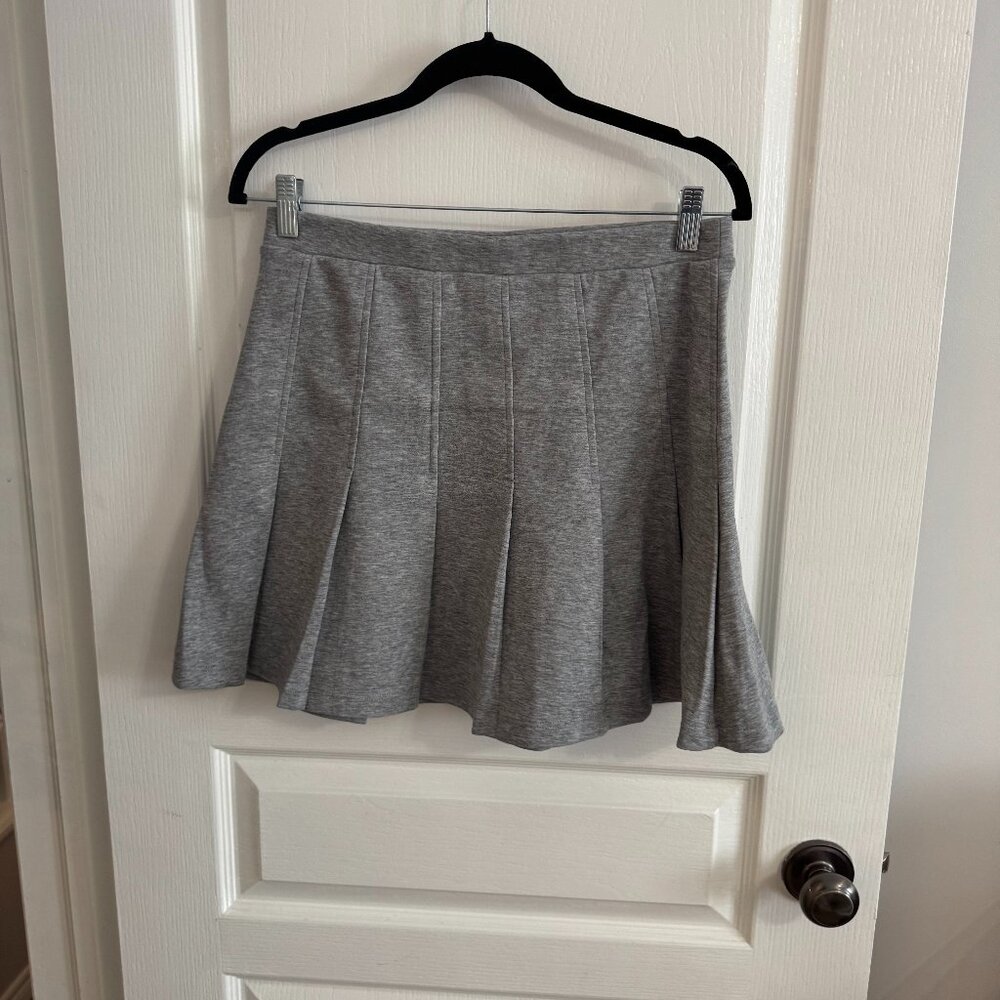 H&M Pleated Scuba Skirt – Mini Length – Size M